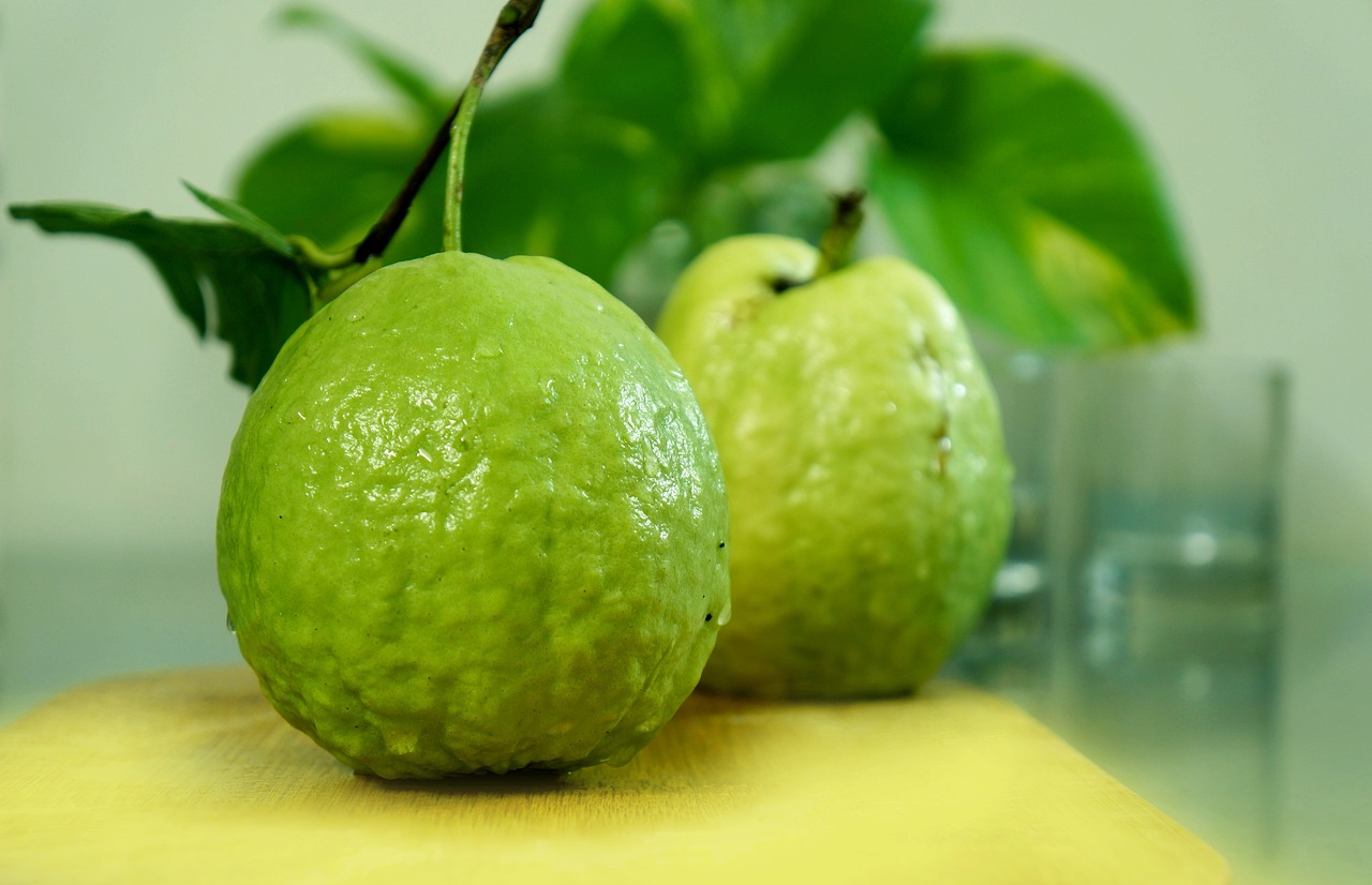 Guava-Fruits-that-are-High-in-Protein